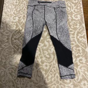 lululemon athletica Pants - Lululemon Size 10 crops ! lululemon athletica Pants - Lululemon Size 10 crops !